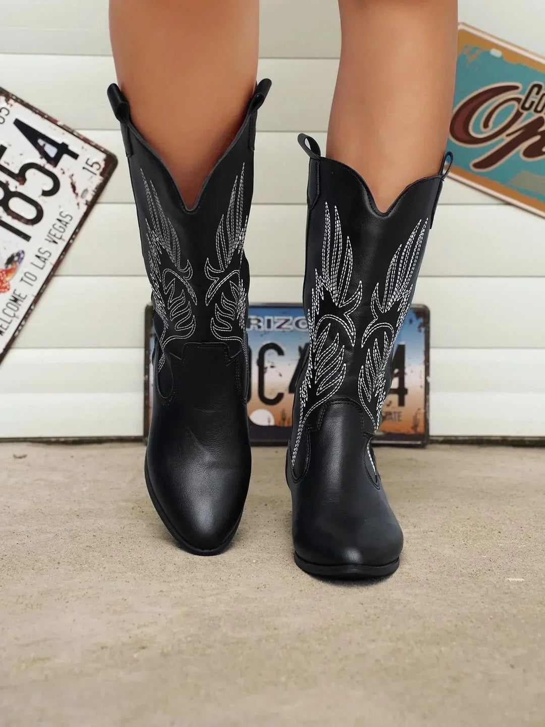 Women's Embroidered Western Boots — Eleanor Everyday Pointed-Toe Pull-On