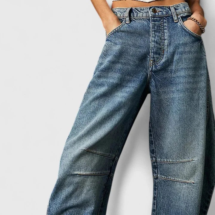Blue Women's High-Waist Barrel Leg Jeans — Sofia Denim Curved Wide-Leg - Front Closeup