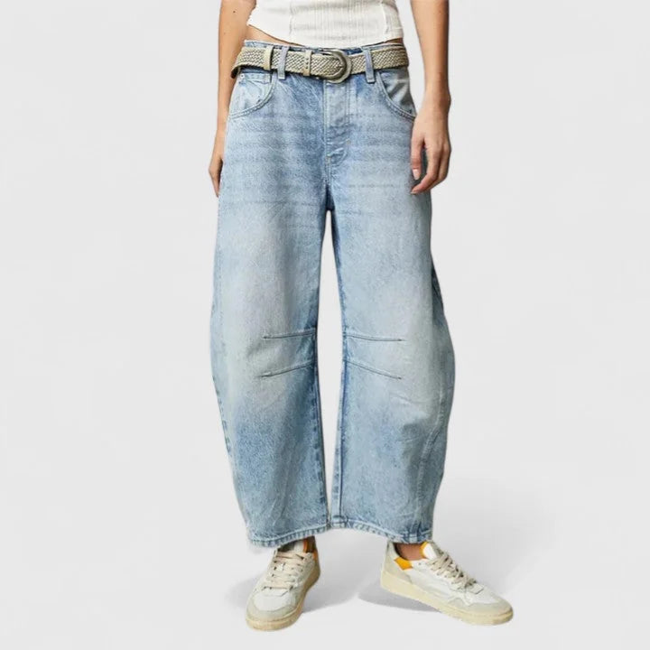 Light Blue Women's High-Waist Barrel Leg Jeans — Sofia Denim Curved Wide-Leg - Front Belted