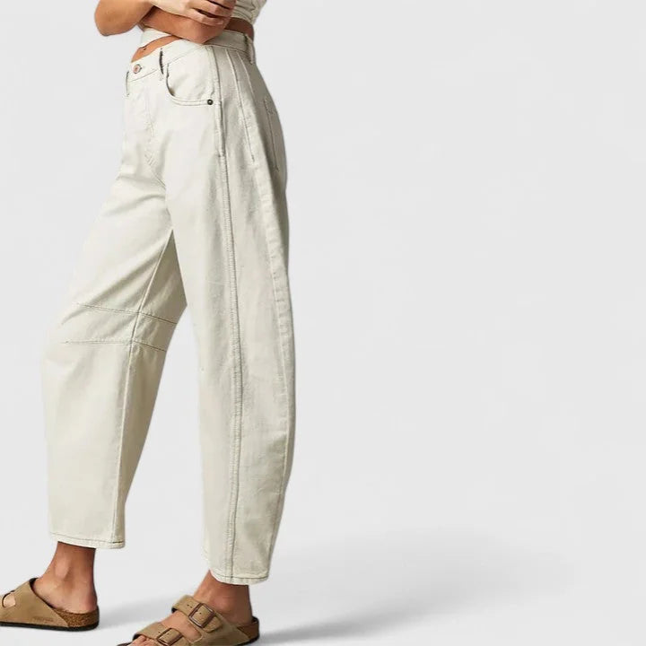 White Women's High-Waist Barrel Leg Jeans — Sofia Denim Curved Wide-Leg - Side Pose