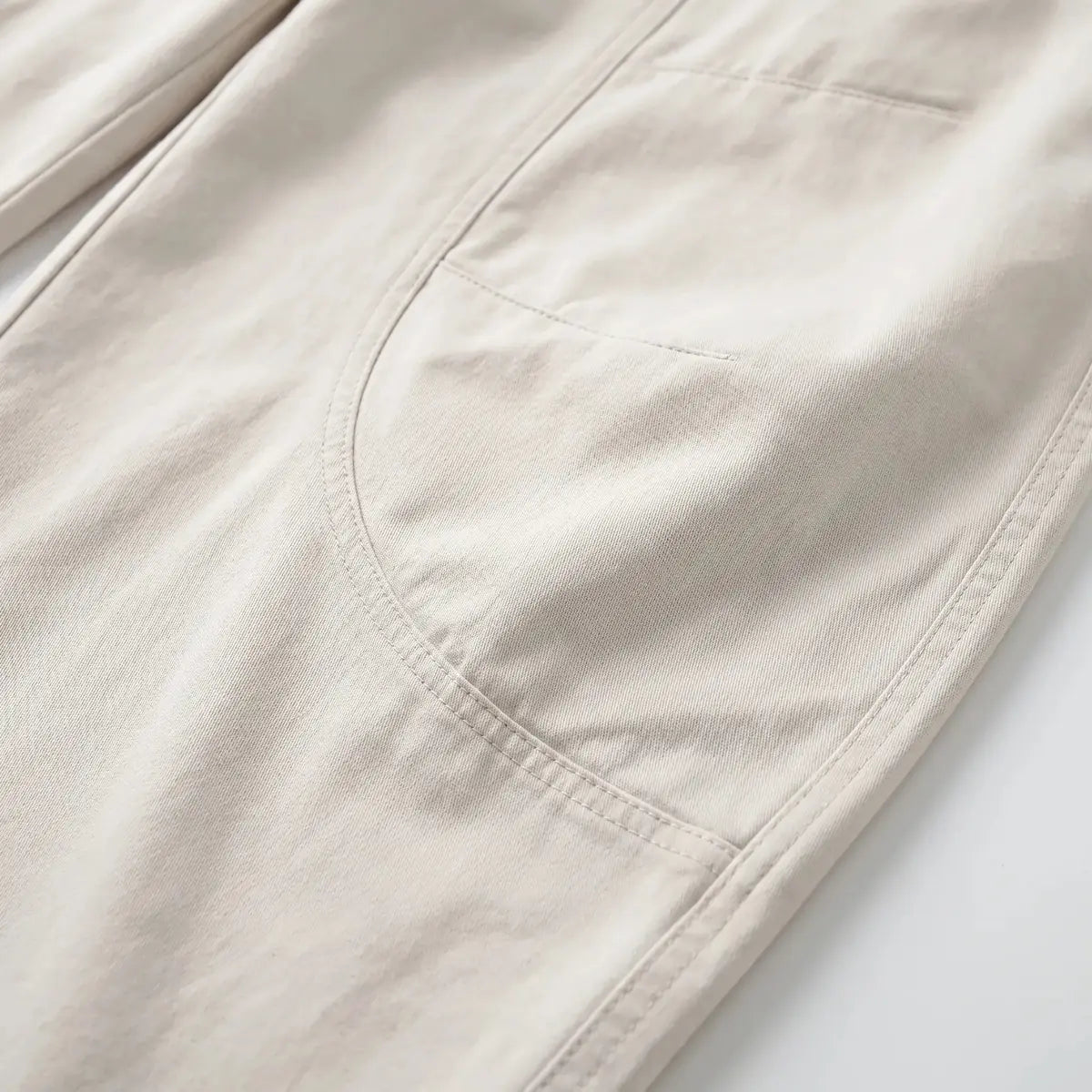 White Women's Barrel Leg Jeans — Persephone Button-Front High-Rise Wide-Leg - Pocket Close Up
