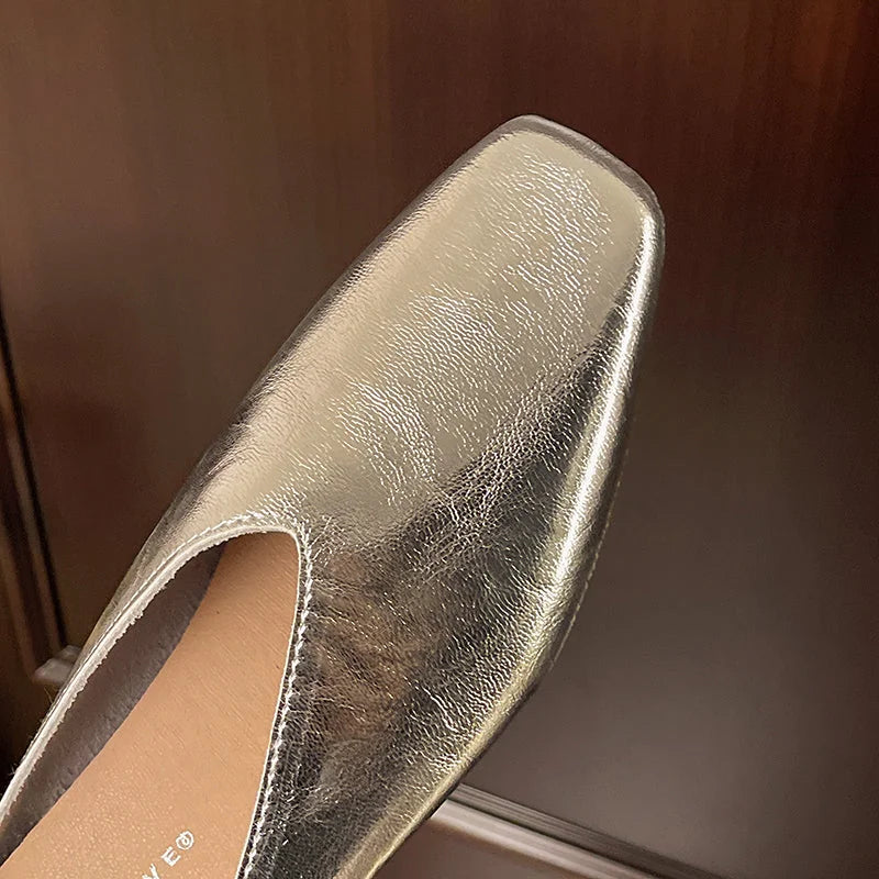 Silver Women's Square-Toe Leather Ballet Flats — Vivienne Leather V-Cut Slip-On - Close Up Toe