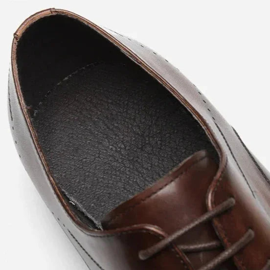 Brown Men's Classic Oxford Shoes — Noah Lace-Up Cap-Toe Brogue - Close Up Insole Detail